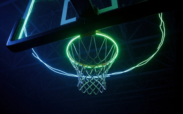 Basketballkorb unter Neonlicht in dunkler Arena - NBA und EuroLeague Live Wetten